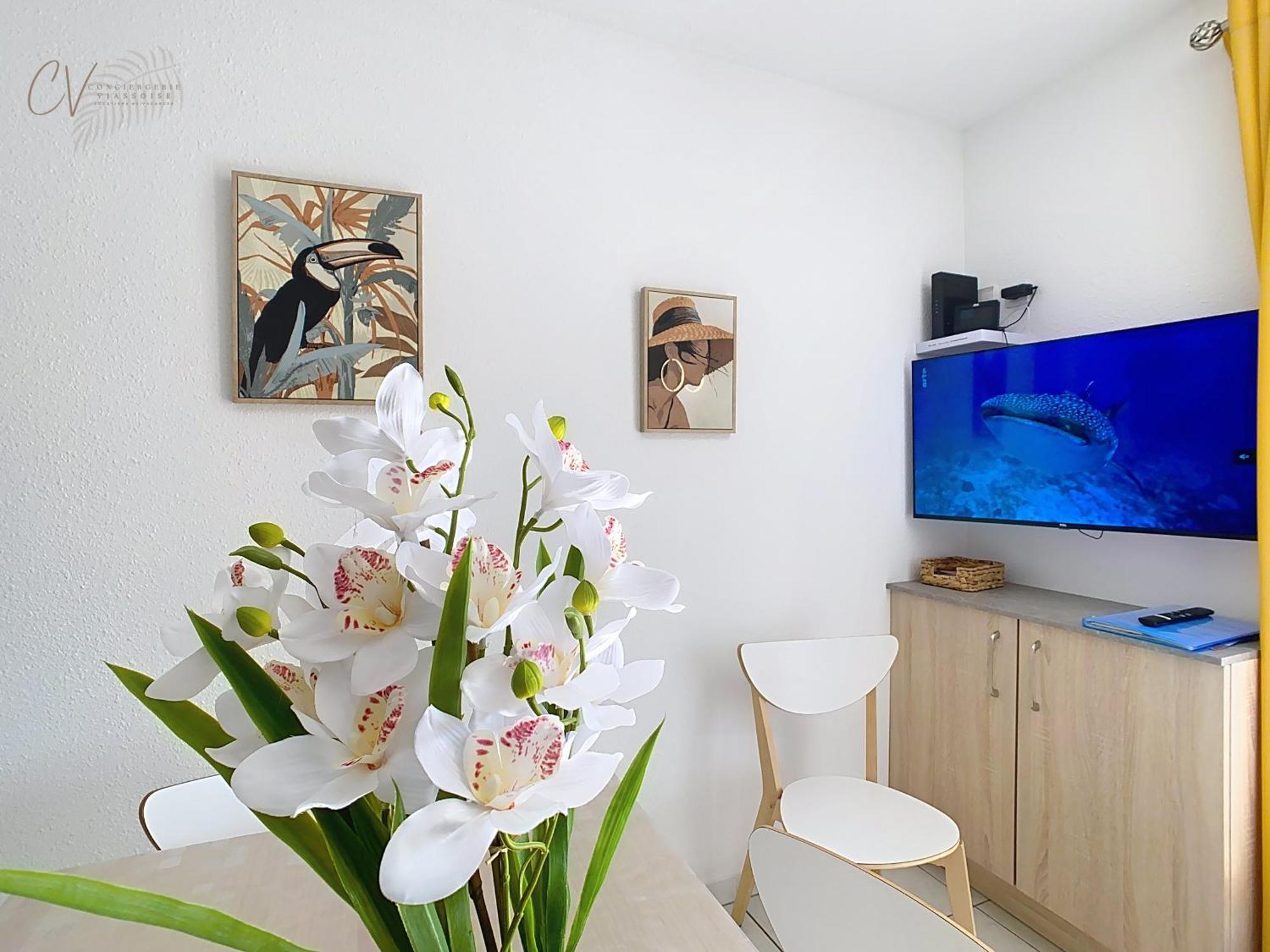 Petit Coin De Paradis Dans Residence Avec Piscine 维亚斯 外观 照片